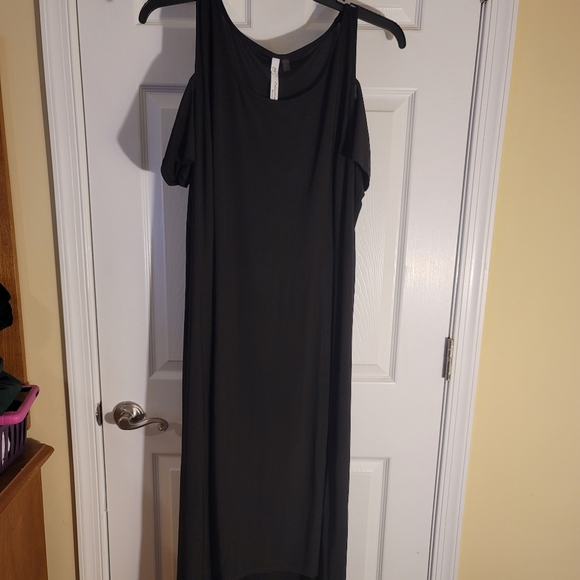 NY Collection Plus Size Cold Shoulder Maxi Dress - Picture 2 of 4